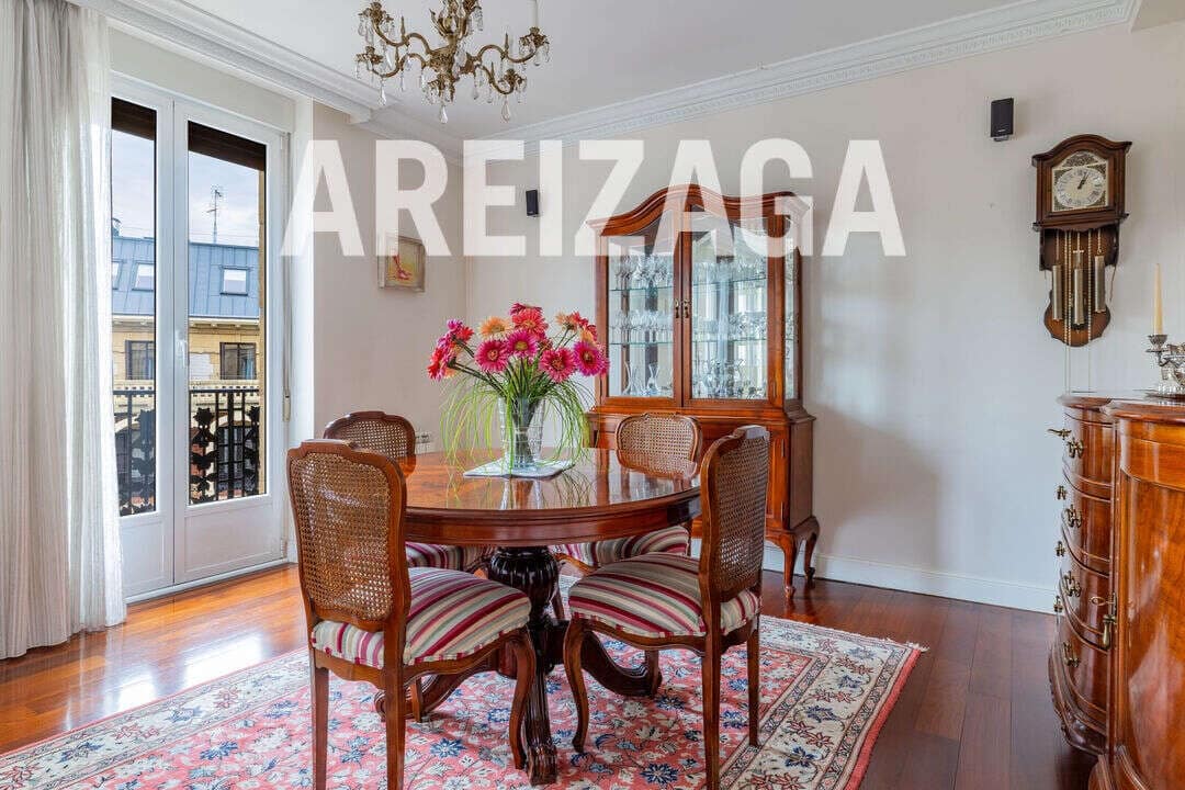 5 bedroom Flat for sale in Donostia-San Sebastian - € 1,480,000 (Ref: 9679353)