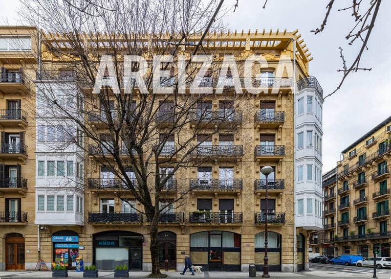 5 bedroom Flat for sale in Donostia-San Sebastian - € 1,480,000 (Ref: 9679353)