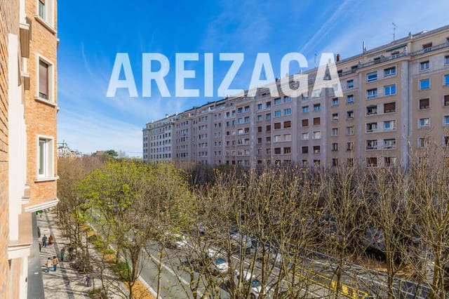 Piso de 5 habitaciones en Donostia-San Sebastián en venta - 880.000 € (Ref: 9725006)