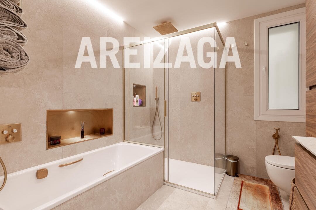 3 bedroom Flat for sale in Donostia-San Sebastian - € 1,110,000 (Ref: 9815121)