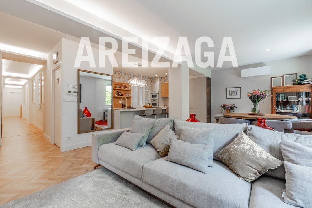 3 bedroom Flat for sale in Donostia-San Sebastian - € 1,110,000 (Ref: 9815121)