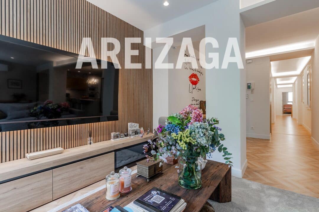 3 bedroom Flat for sale in Donostia-San Sebastian - € 1,110,000 (Ref: 9815121)