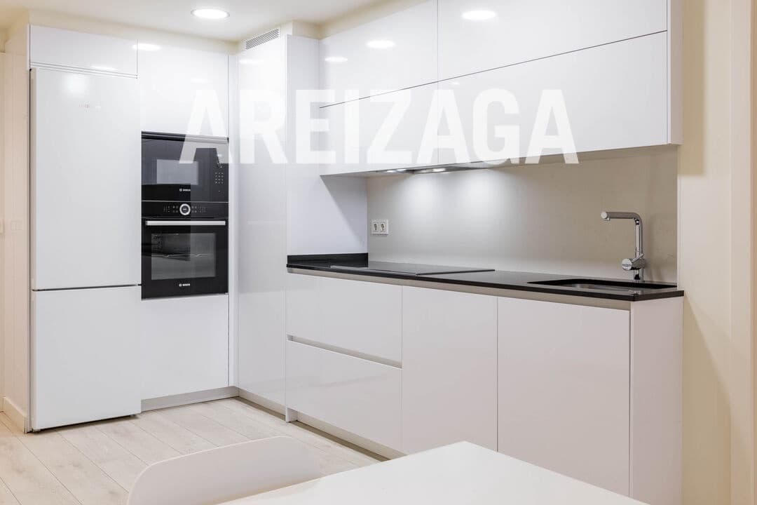 2 bedroom Flat for sale in Donostia-San Sebastian - € 830,000 (Ref: 9816517)