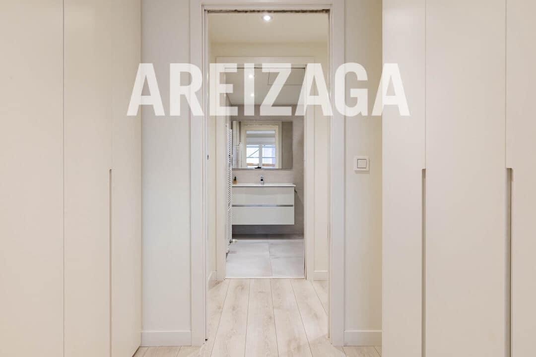 2 bedroom Flat for sale in Donostia-San Sebastian - € 830,000 (Ref: 9816517)