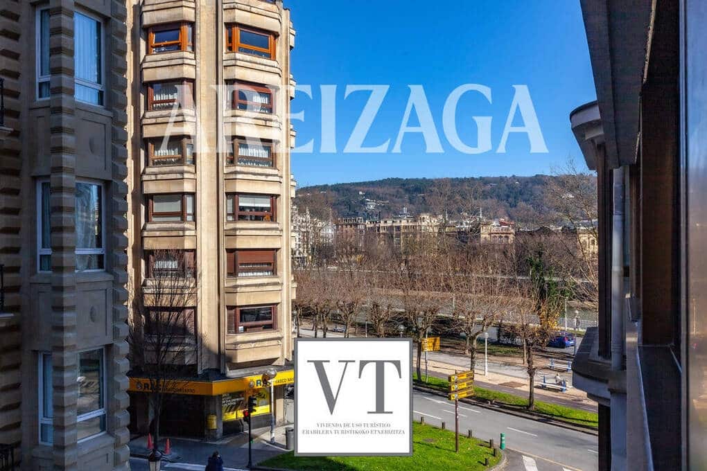 2 bedroom Flat for sale in Donostia-San Sebastian - € 830,000 (Ref: 9816517)