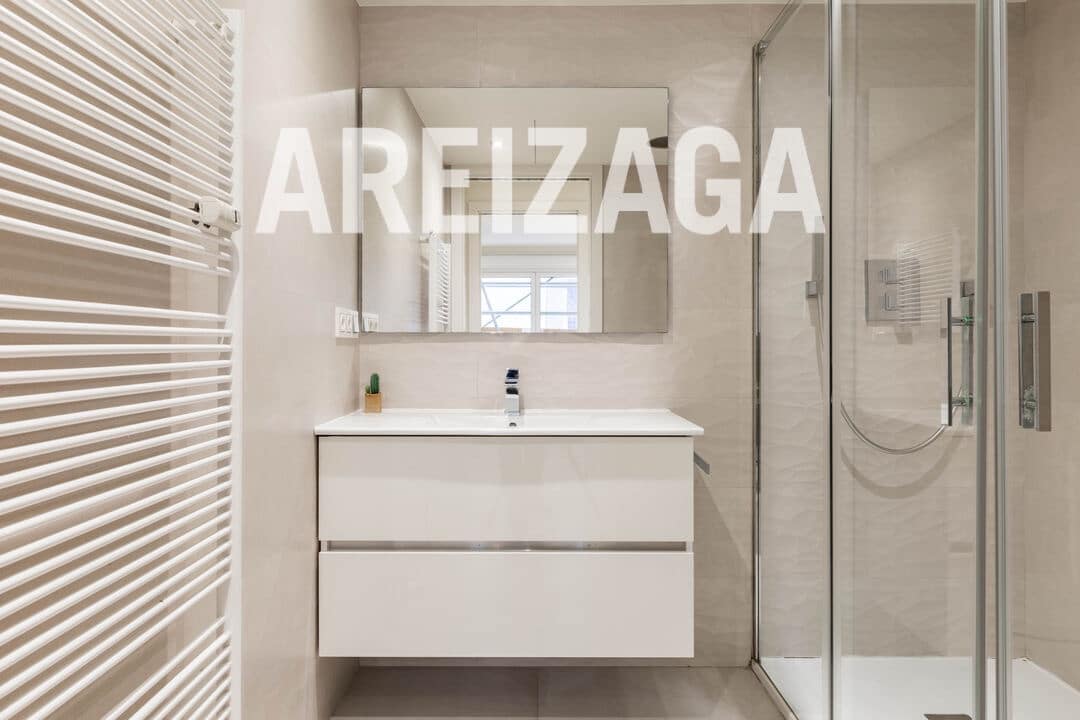 2 bedroom Flat for sale in Donostia-San Sebastian - € 830,000 (Ref: 9816517)