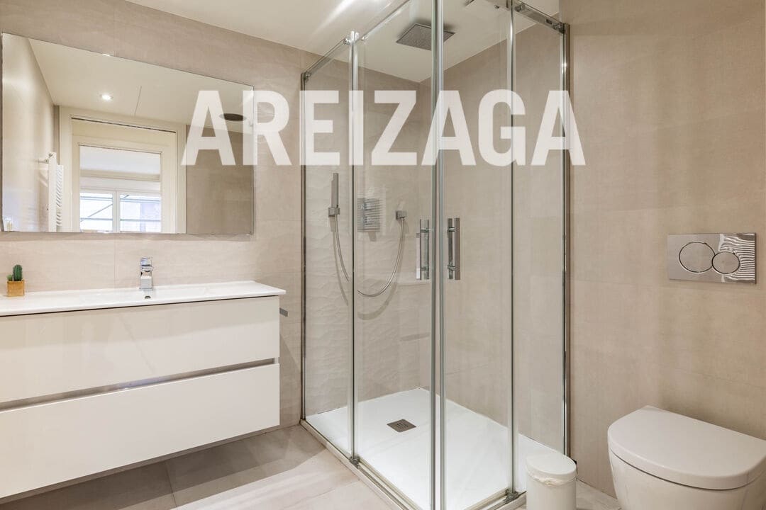 2 bedroom Flat for sale in Donostia-San Sebastian - € 830,000 (Ref: 9816517)