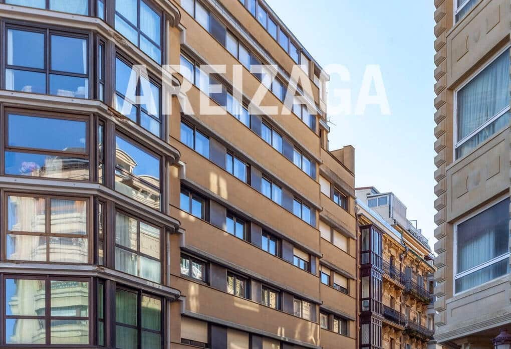 2 bedroom Flat for sale in Donostia-San Sebastian - € 830,000 (Ref: 9816517)