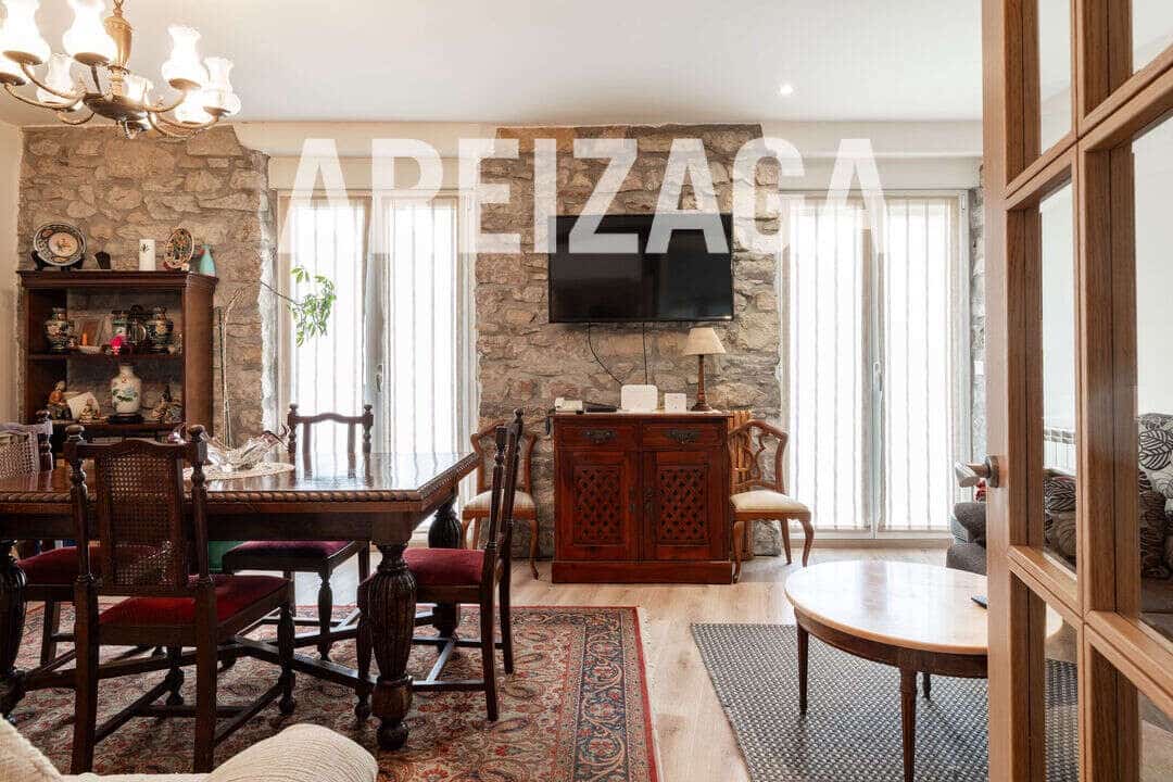 3 soverom Leilighet til salgs i Donostia-San Sebastian - € 740 000 (Ref: 9833093)