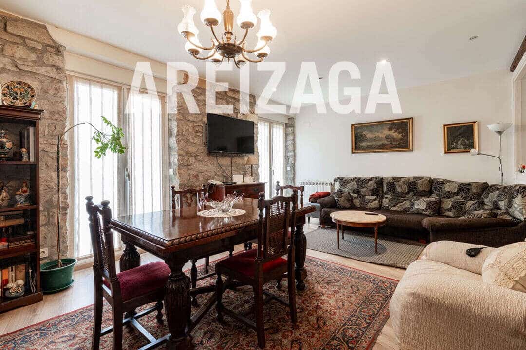 3 soverom Leilighet til salgs i Donostia-San Sebastian - € 740 000 (Ref: 9833093)