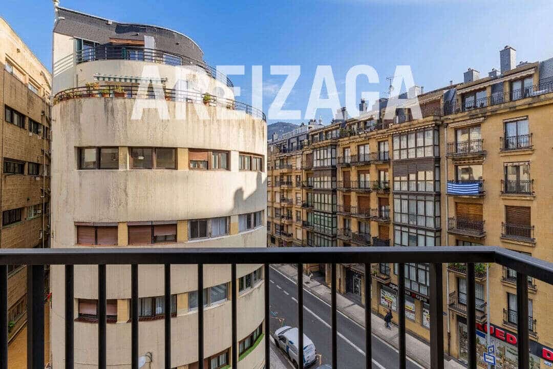 3 soverom Leilighet til salgs i Donostia-San Sebastian - € 740 000 (Ref: 9833093)