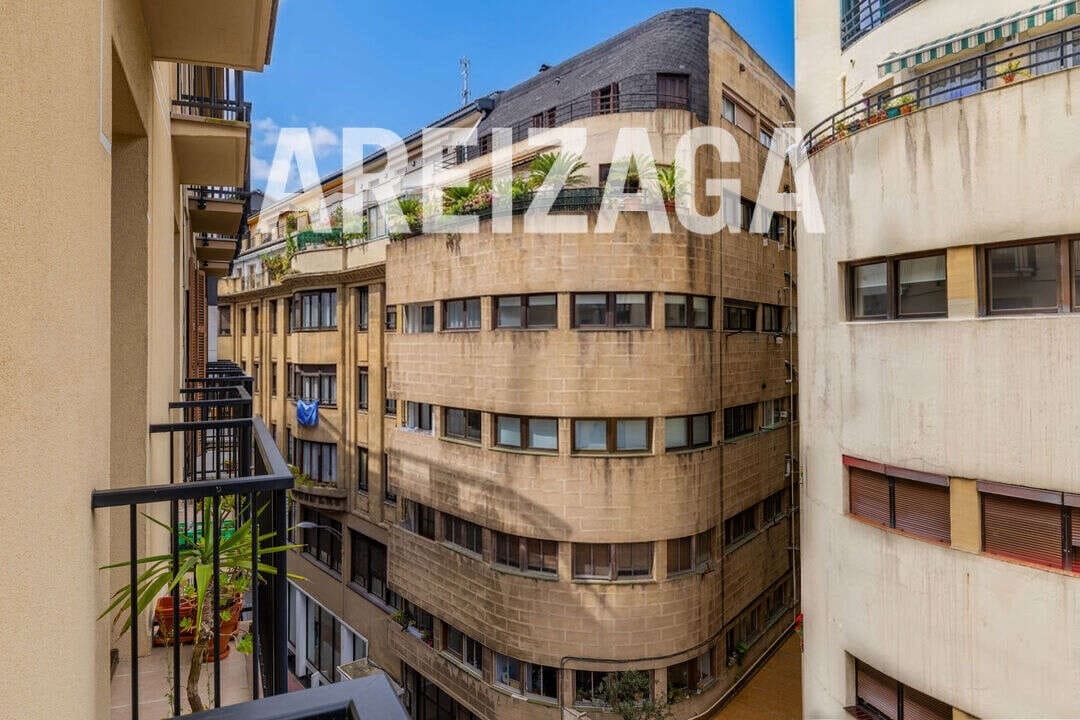 3 soverom Leilighet til salgs i Donostia-San Sebastian - € 740 000 (Ref: 9833093)
