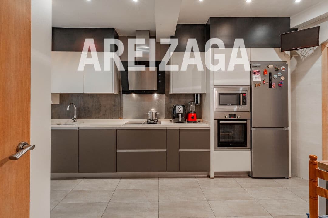 3 soverom Leilighet til salgs i Donostia-San Sebastian - € 740 000 (Ref: 9833093)