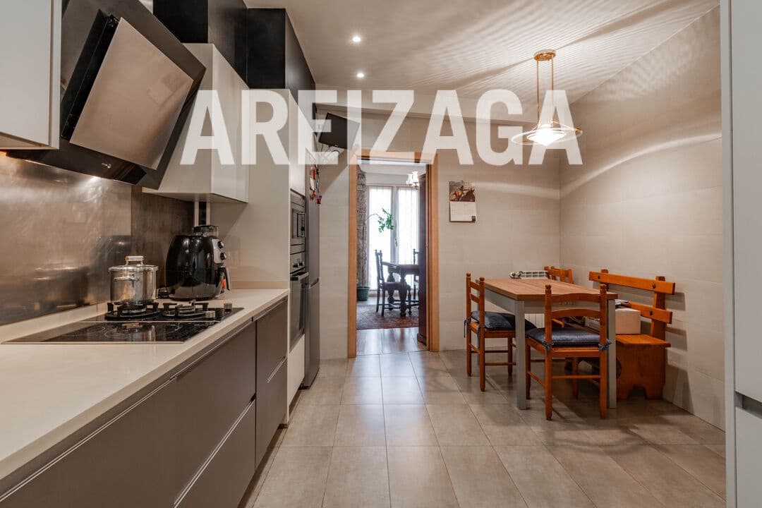 3 soverom Leilighet til salgs i Donostia-San Sebastian - € 740 000 (Ref: 9833093)