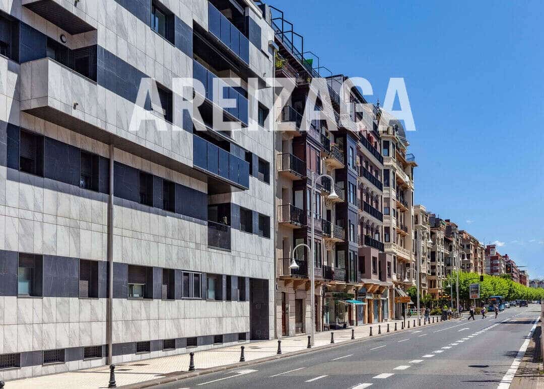 3 soverom Leilighet til salgs i Donostia-San Sebastian - € 740 000 (Ref: 9833093)