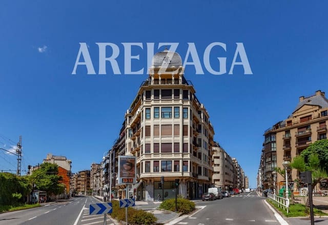3 bedroom Flat for sale in Donostia-San Sebastián - € 740,000 (Ref: 9833093)