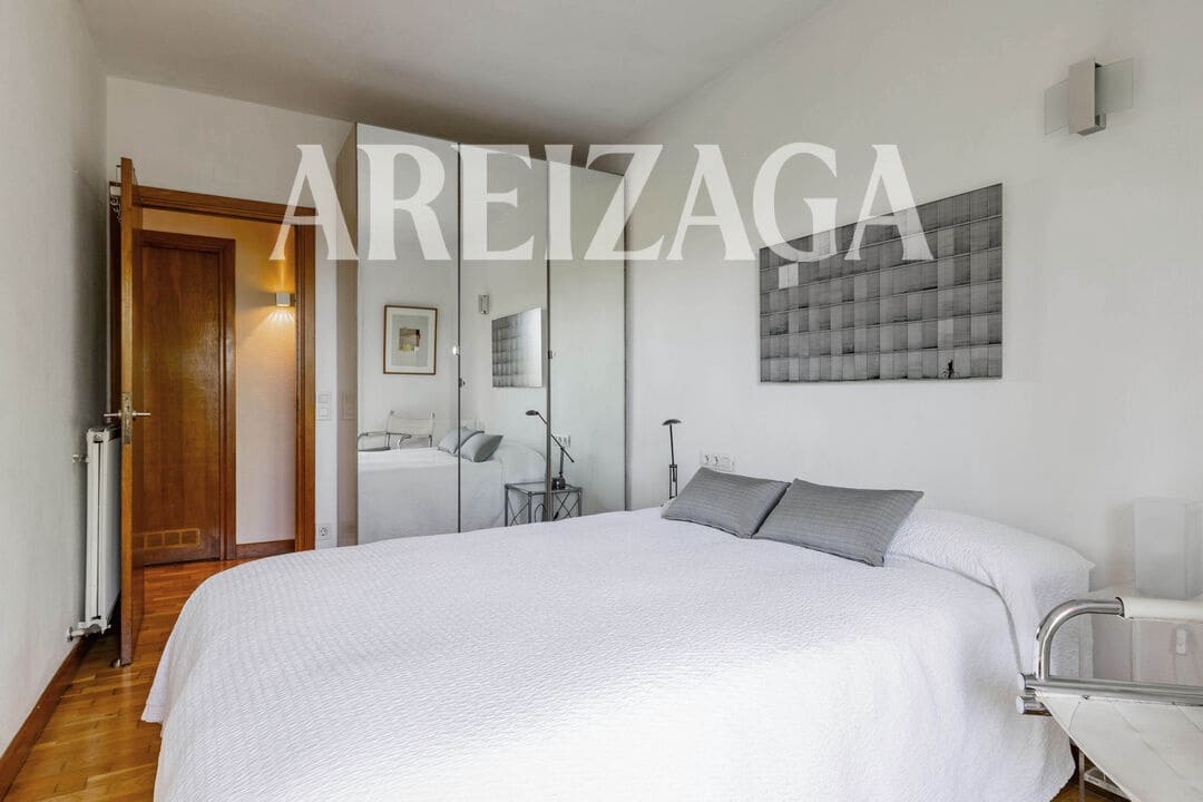 3 bedroom Flat for sale in Donostia-San Sebastian - € 995,000 (Ref: 9838744)