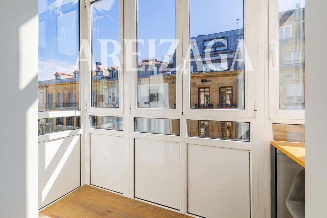 Piso de 2 habitaciones en Donostia-San Sebastián en venta - 840.000 € (Ref: 9838745)