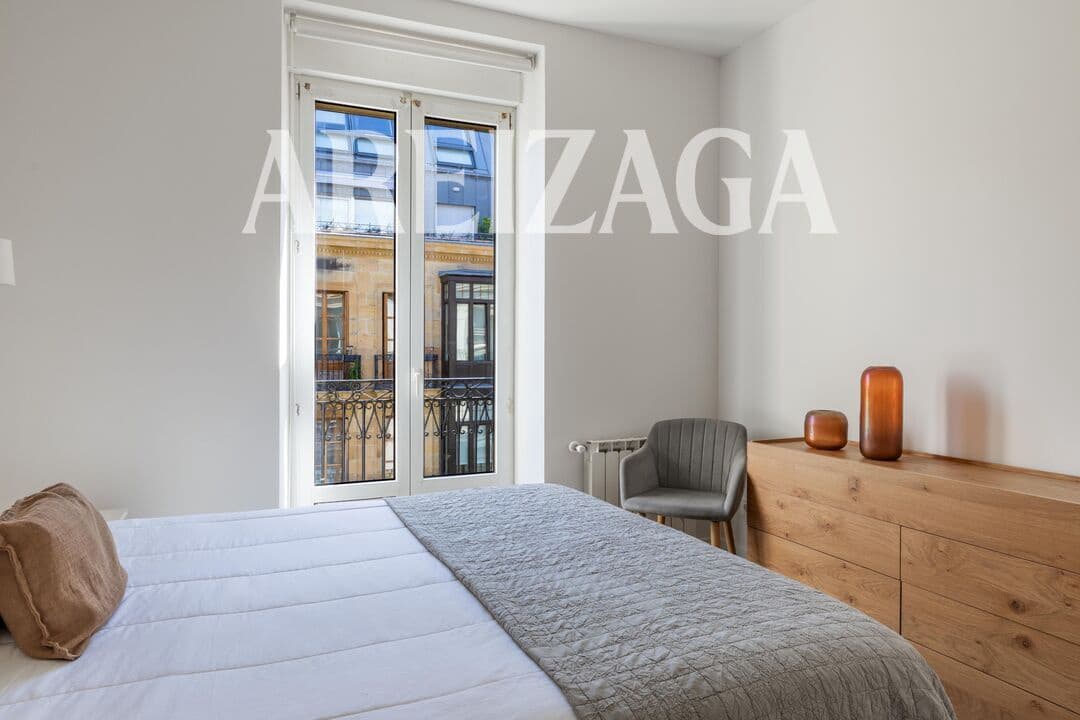Piso de 2 habitaciones en Donostia-San Sebastián en venta - 840.000 € (Ref: 9838745)