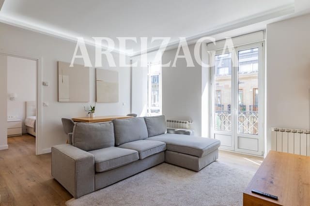 Piso de 2 habitaciones en Donostia-San Sebastián en venta - 840.000 € (Ref: 9838745)