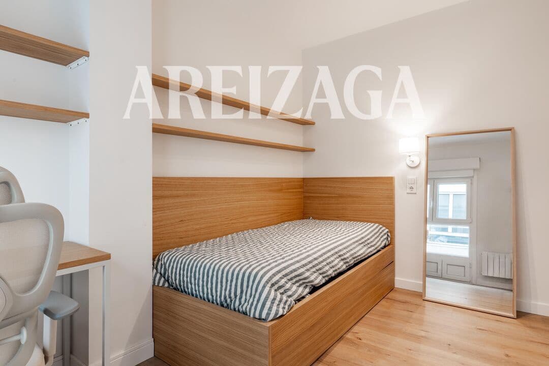 Piso de 2 habitaciones en Donostia-San Sebastián en venta - 840.000 € (Ref: 9838745)