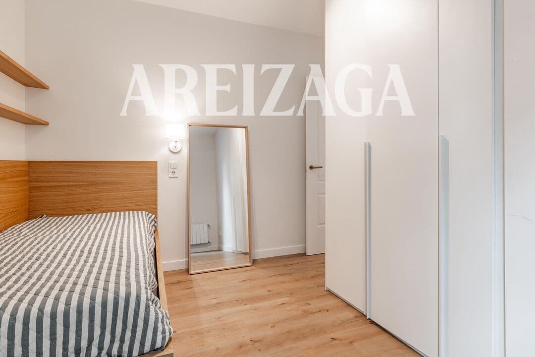 Piso de 2 habitaciones en Donostia-San Sebastián en venta - 840.000 € (Ref: 9838745)