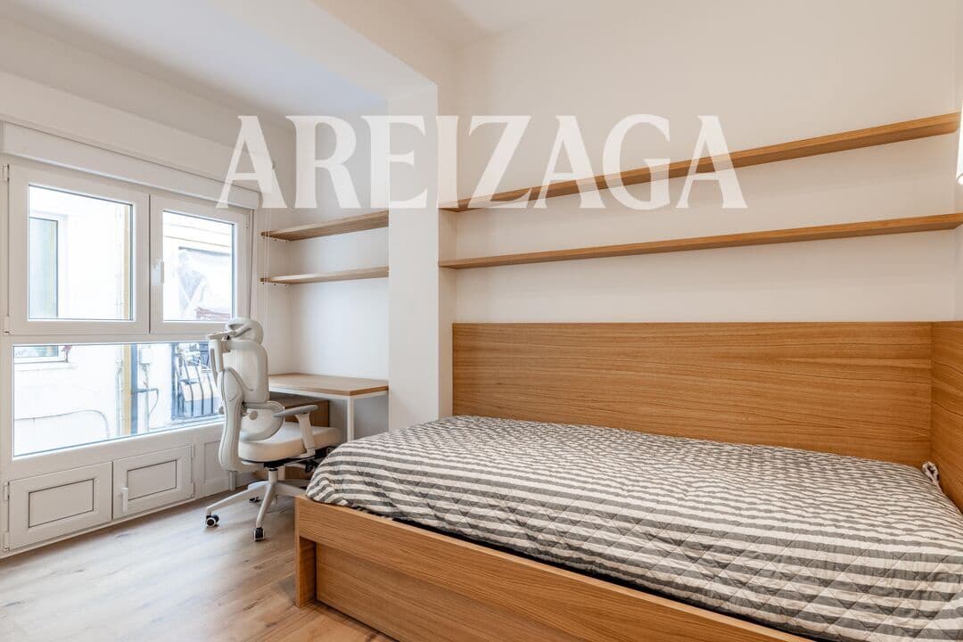 Piso de 2 habitaciones en Donostia-San Sebastián en venta - 840.000 € (Ref: 9838745)