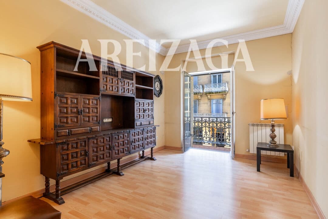 4 bedroom Flat for sale in Donostia-San Sebastian - € 980,000 (Ref: 9844487)