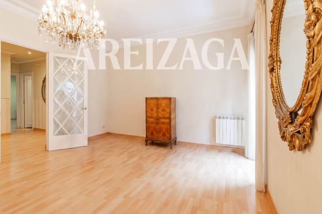 Piso de 4 habitaciones en Donostia-San Sebastián en venta - 980.000 € (Ref: 9844487)