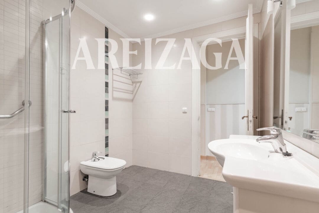 4 bedroom Flat for sale in Donostia-San Sebastian - € 980,000 (Ref: 9844487)