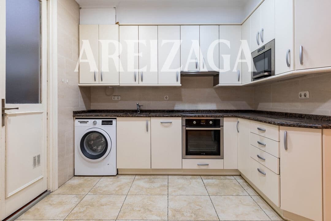 4 bedroom Flat for sale in Donostia-San Sebastian - € 980,000 (Ref: 9844487)
