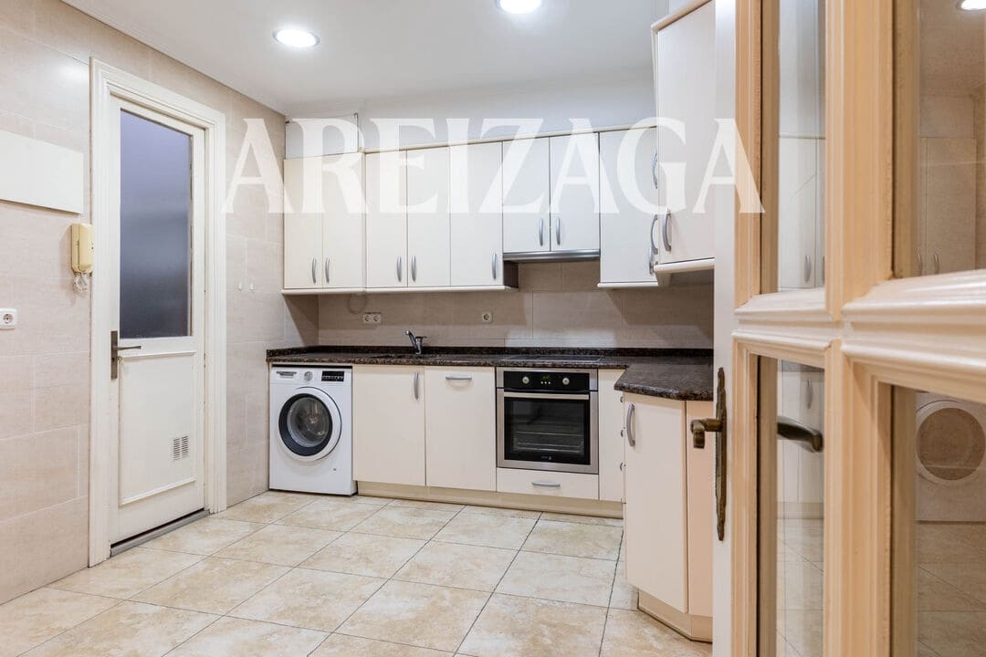4 bedroom Flat for sale in Donostia-San Sebastian - € 980,000 (Ref: 9844487)