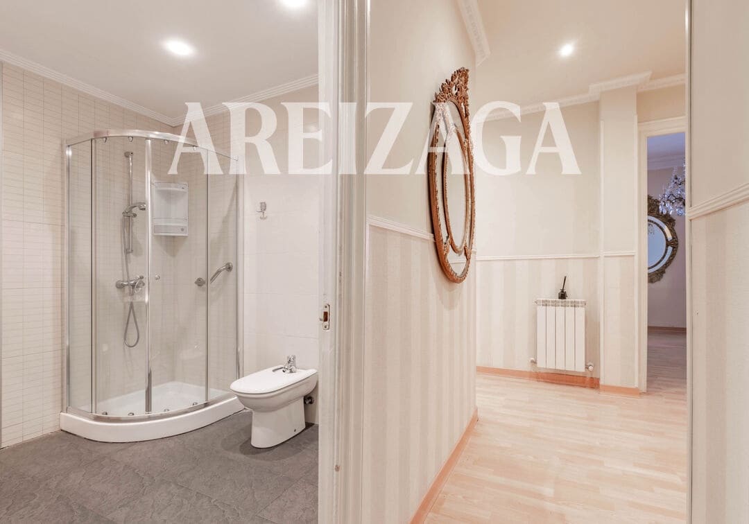 4 bedroom Flat for sale in Donostia-San Sebastian - € 980,000 (Ref: 9844487)
