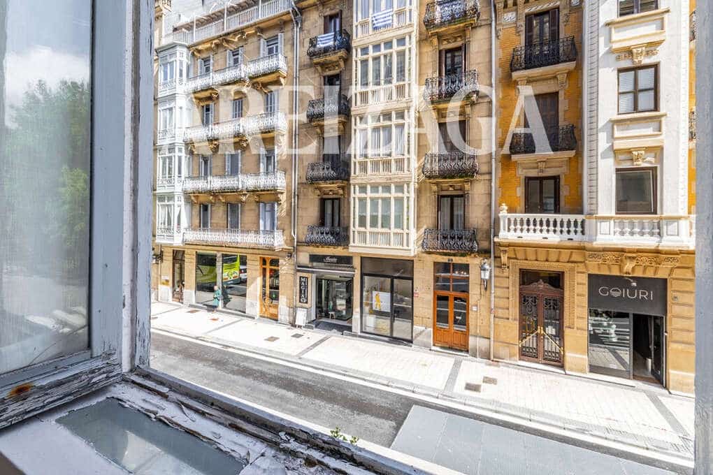 4 bedroom Flat for sale in Donostia-San Sebastian - € 980,000 (Ref: 9844487)
