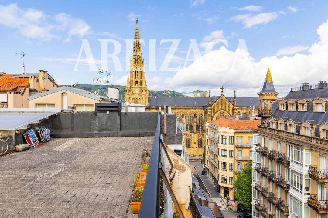 4 bedroom Flat for sale in Donostia-San Sebastian - € 980,000 (Ref: 9844487)