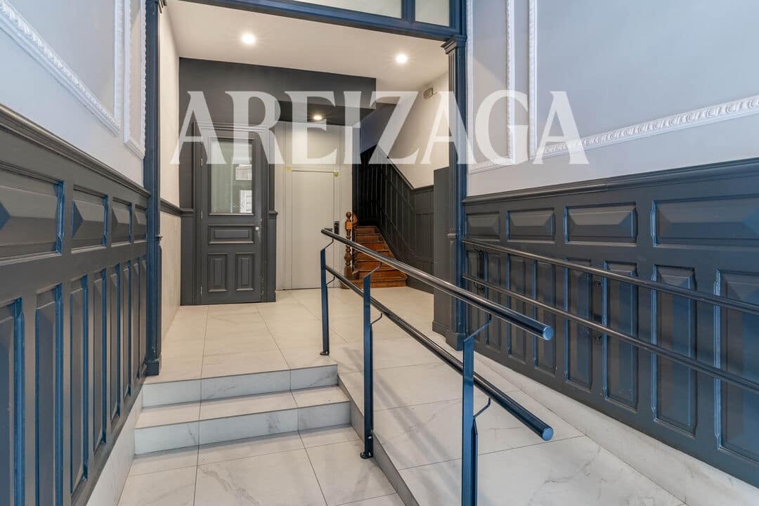 4 bedroom Flat for sale in Donostia-San Sebastian - € 980,000 (Ref: 9844487)