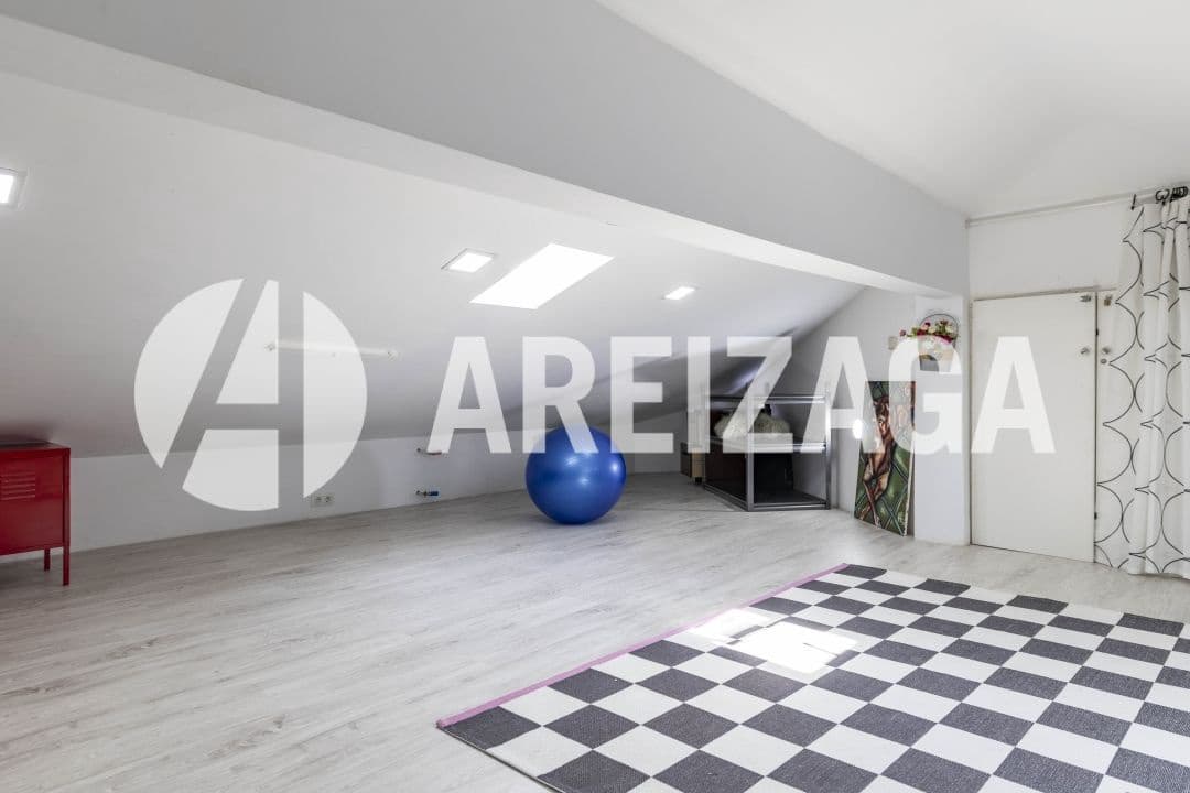 3 bedroom Apartment for sale in Donostia-San Sebastian - € 714,000 (Ref: 9850514)