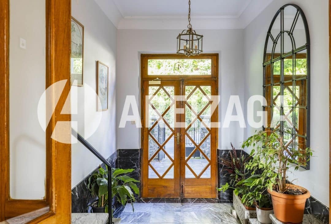 3 bedroom Apartment for sale in Donostia-San Sebastian - € 714,000 (Ref: 9850514)