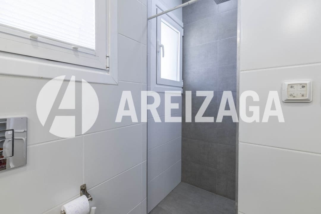 3 bedroom Apartment for sale in Donostia-San Sebastian - € 714,000 (Ref: 9850514)