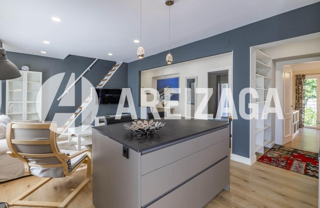 3 bedroom Apartment for sale in Donostia-San Sebastian - € 714,000 (Ref: 9850514)