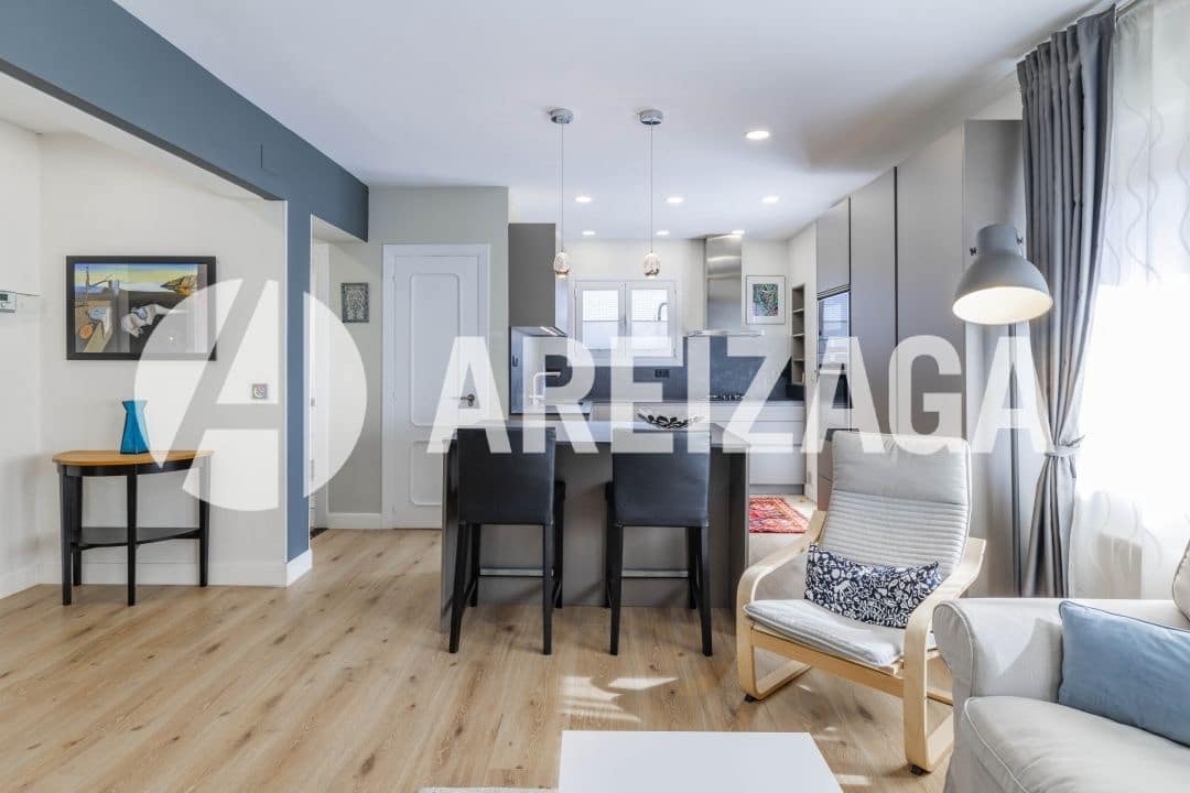 3 bedroom Apartment for sale in Donostia-San Sebastian - € 714,000 (Ref: 9850514)