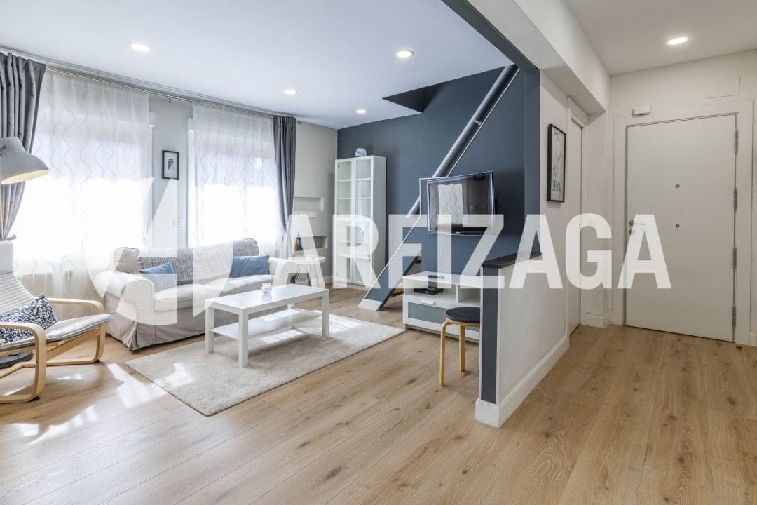 3 bedroom Apartment for sale in Donostia-San Sebastian - € 714,000 (Ref: 9850514)