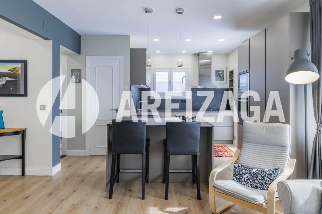 3 bedroom Apartment for sale in Donostia-San Sebastian - € 714,000 (Ref: 9850514)