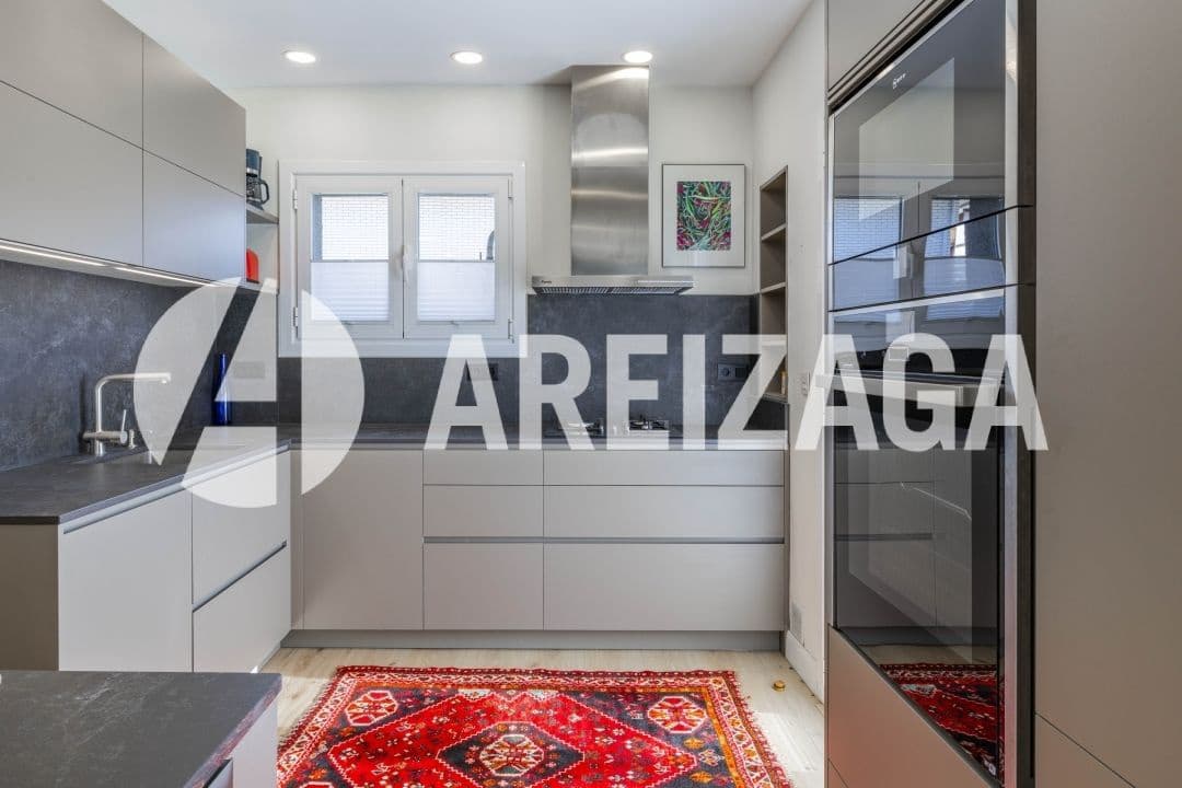 3 bedroom Apartment for sale in Donostia-San Sebastian - € 714,000 (Ref: 9850514)