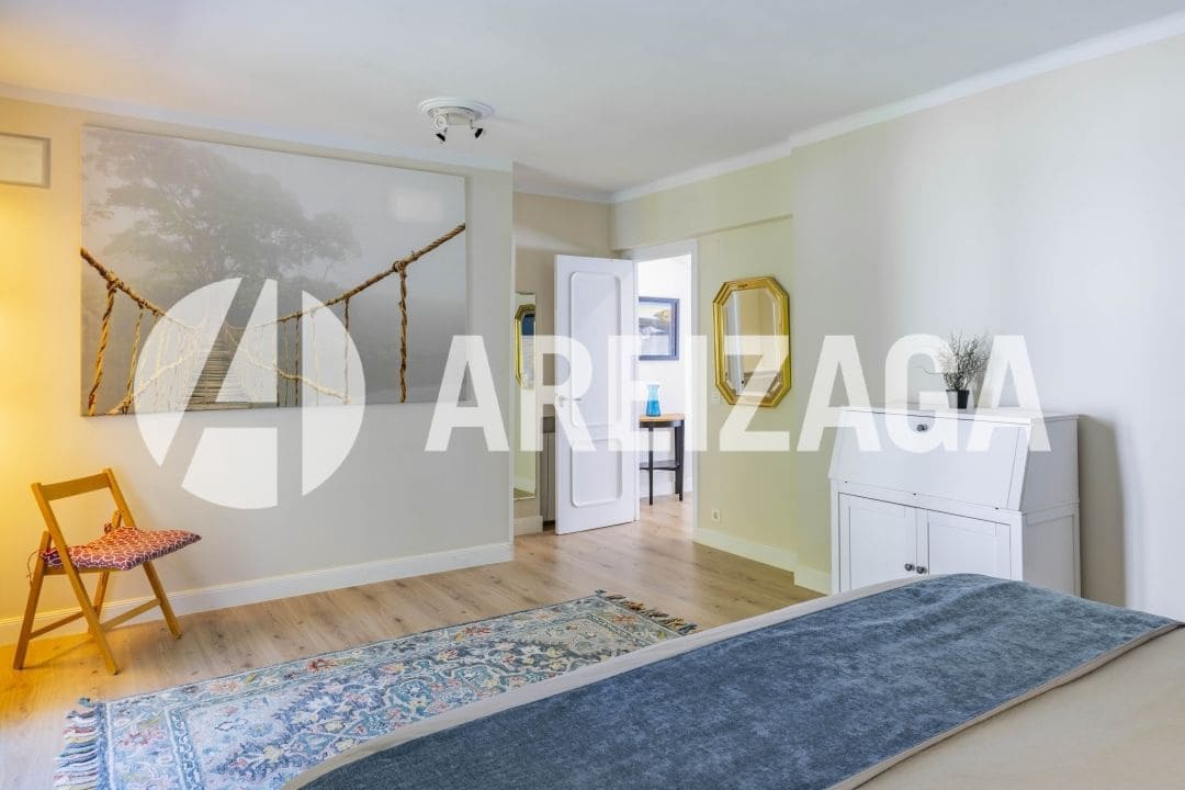 3 bedroom Apartment for sale in Donostia-San Sebastian - € 714,000 (Ref: 9850514)