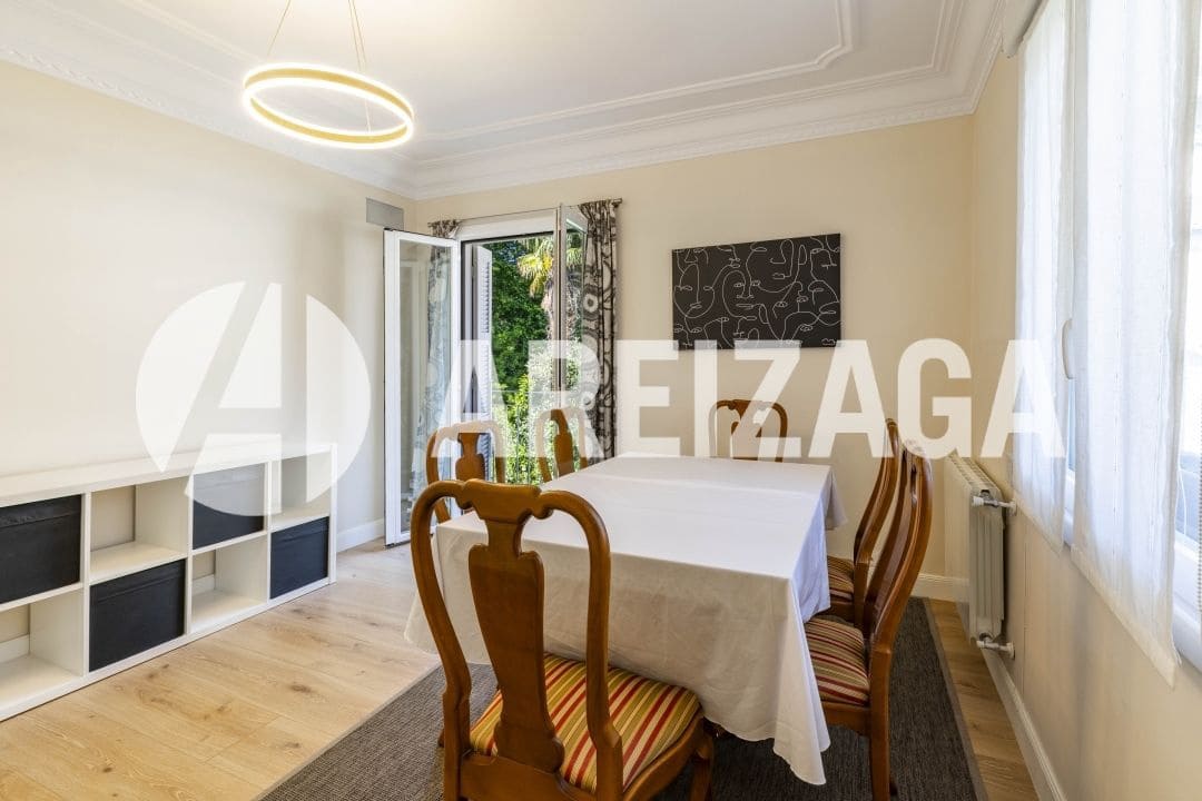 3 bedroom Apartment for sale in Donostia-San Sebastian - € 714,000 (Ref: 9850514)