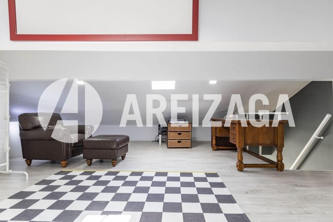 3 bedroom Apartment for sale in Donostia-San Sebastian - € 714,000 (Ref: 9850514)