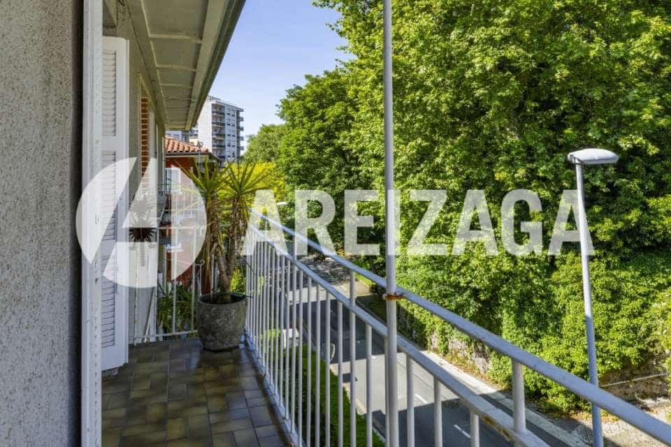 3 bedroom Apartment for sale in Donostia-San Sebastian - € 714,000 (Ref: 9850514)