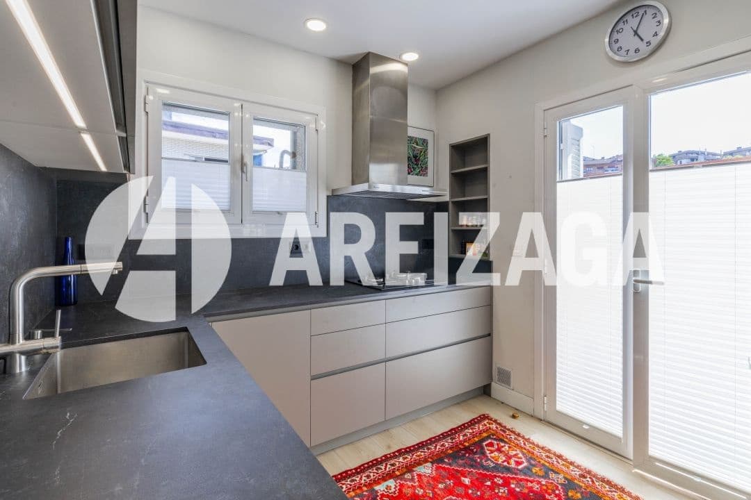 3 bedroom Apartment for sale in Donostia-San Sebastian - € 714,000 (Ref: 9850514)