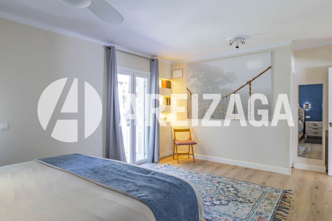 3 bedroom Apartment for sale in Donostia-San Sebastian - € 714,000 (Ref: 9850514)
